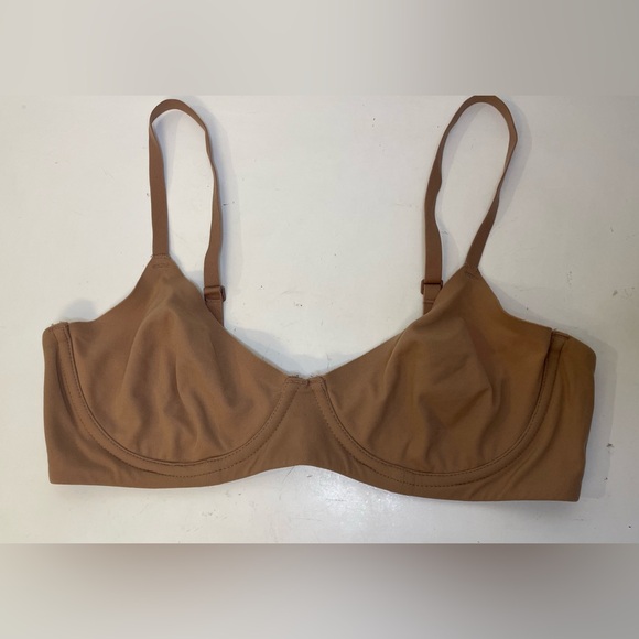 SKIMS  Fits Everybody Unlined Demi Bra Size‎ 36 B - Picture 4 of 8